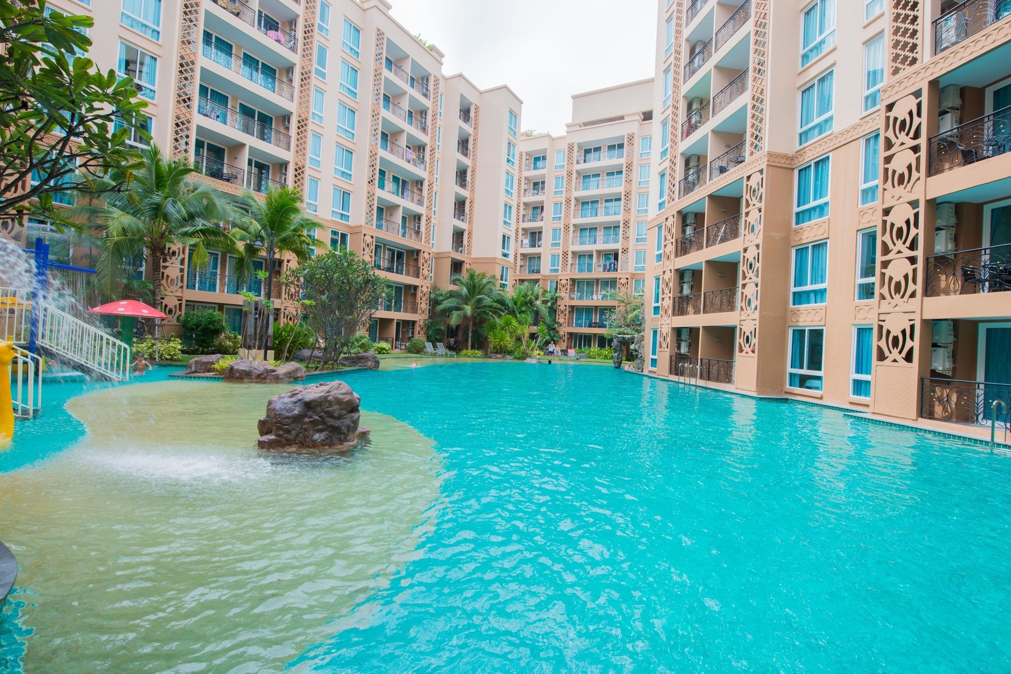 Atlantis Pattaya High Service Jomtien Beach Buitenkant foto