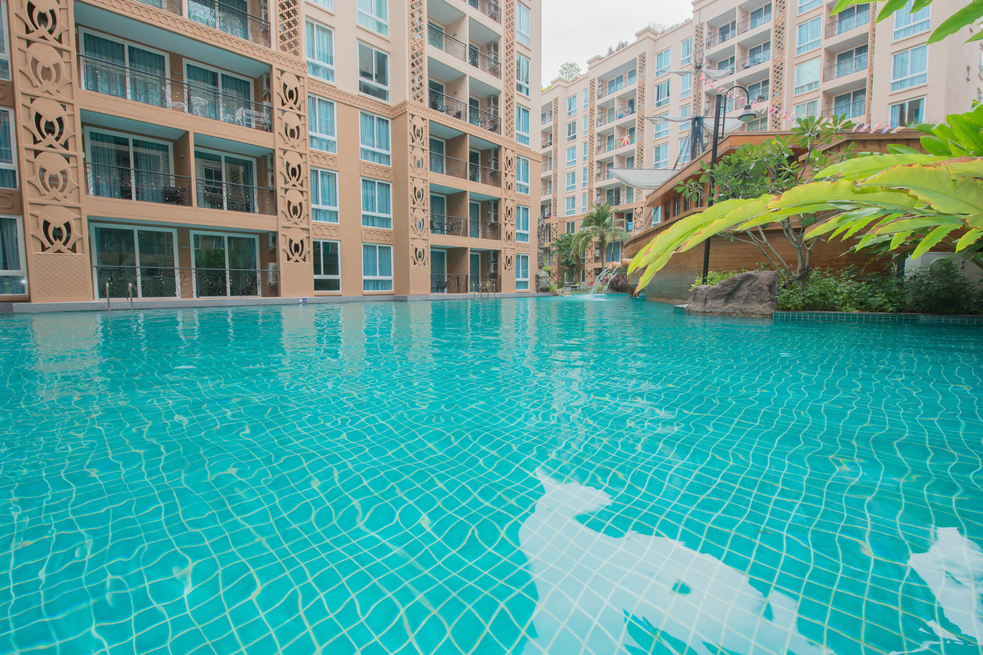 Atlantis Pattaya High Service Jomtien Beach Buitenkant foto